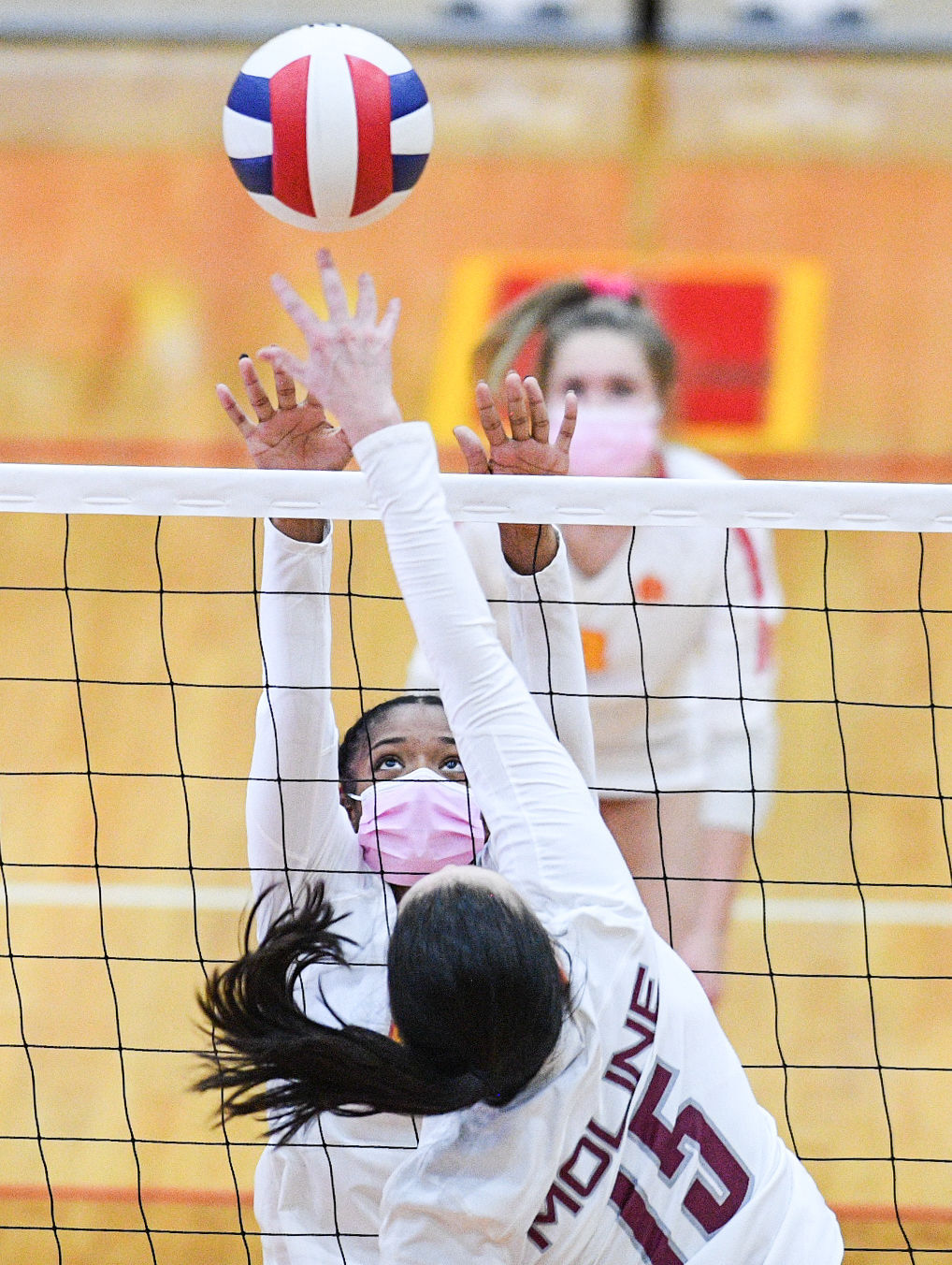 100521-qc-spt-moline-ri-vball-010